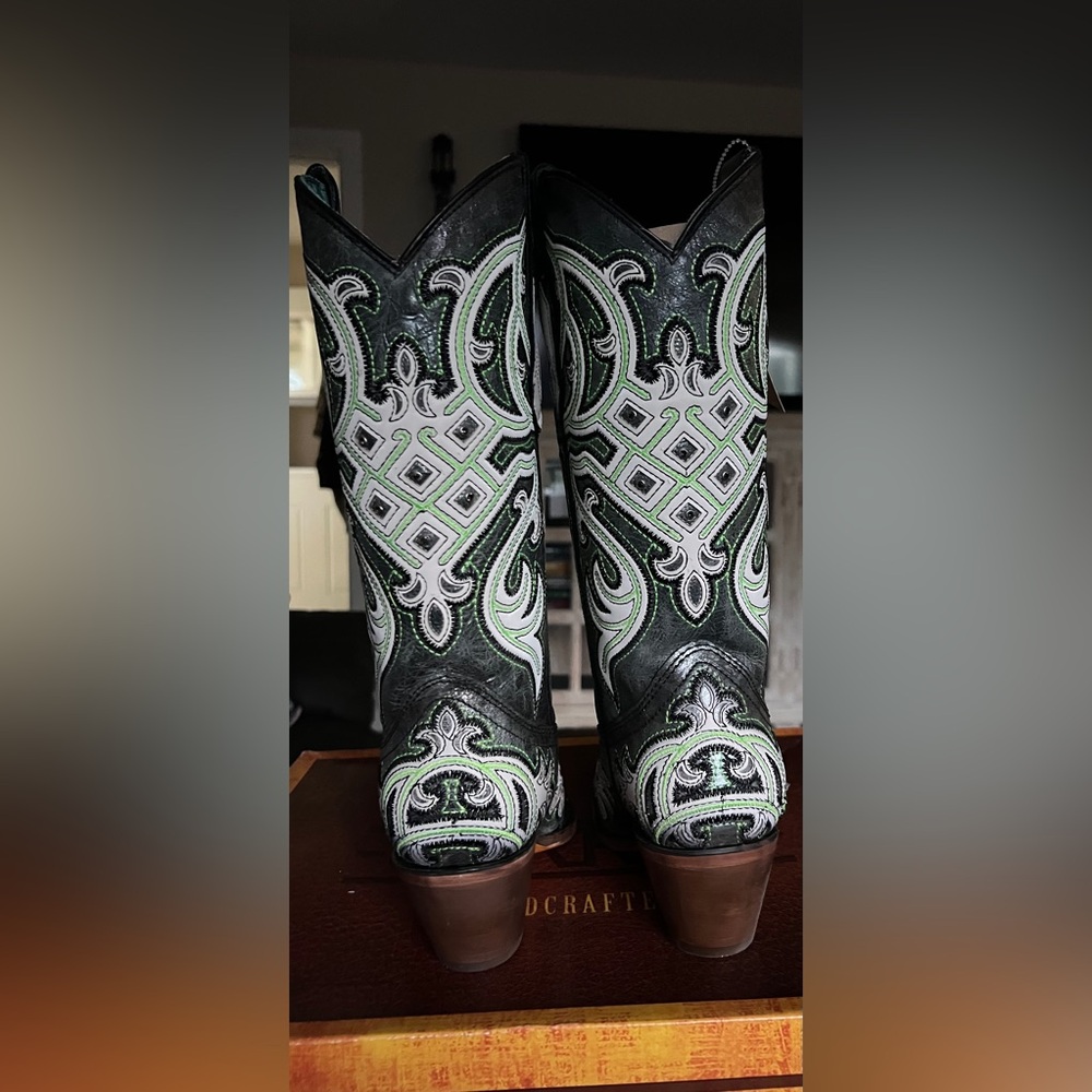 Corral Embroidered Neon Blacklight Snip Toe Western Boot - Picture 5 of 8